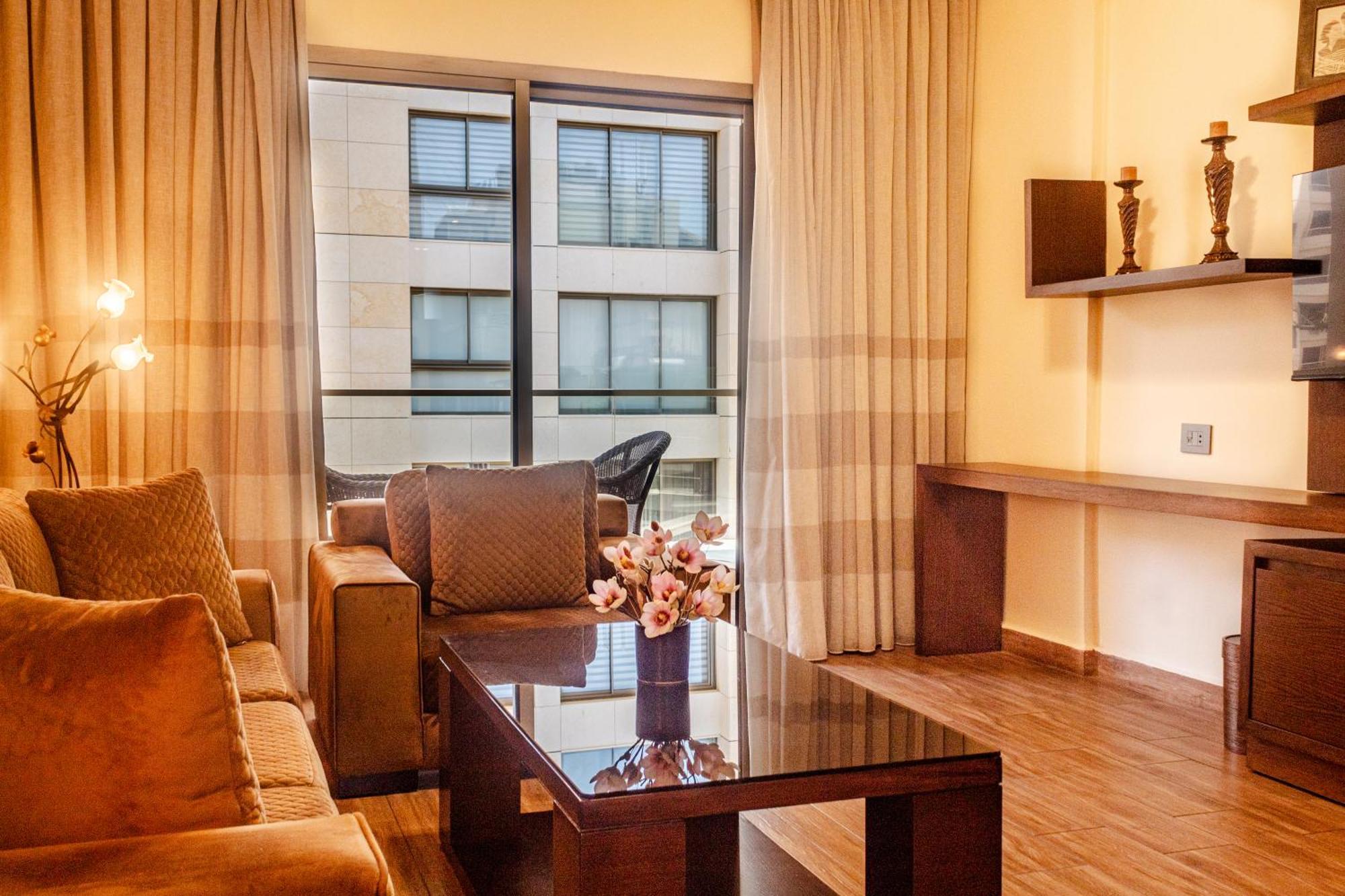 Britannia Suites ベイルート エクステリア 写真